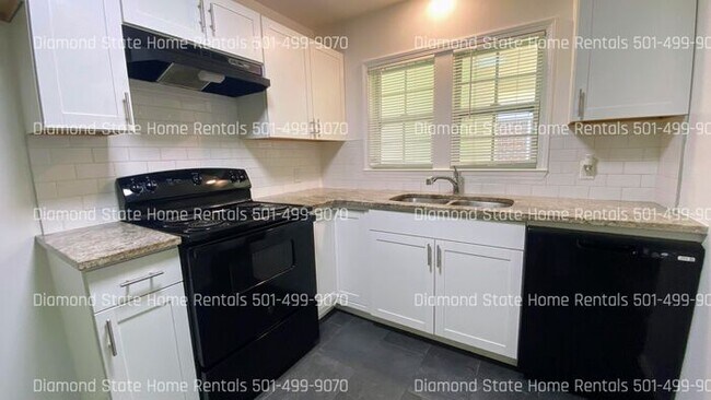 Photo - 605 Hill St
