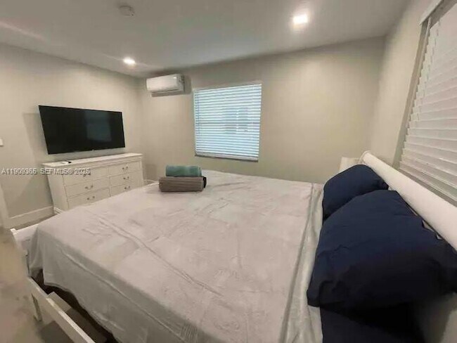 Photo - 1929 Dewey St Unit 1927