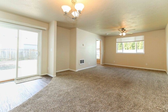 Photo - Fantastic 4-Bedroom, 3.5-Bath Home In Great Neighborhood!