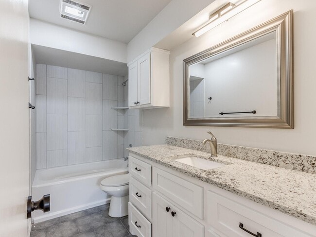 Photo - 5933 N Redmond Ave