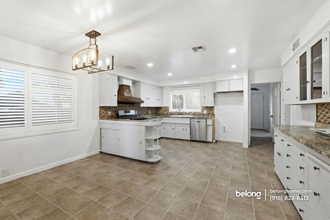 Photo - 9623 Adams St