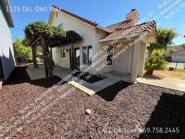 1125 Del Oro Way