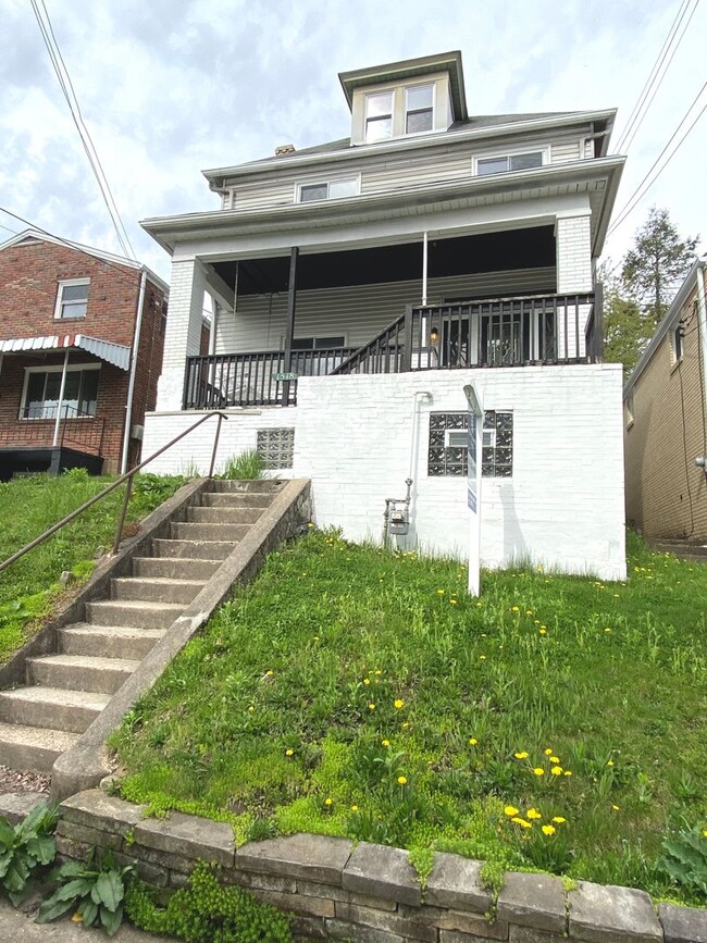 Photo - Spacious 4 Bed/1 Bath Home in Beechview-Convenient to Downtown! Available 7/5