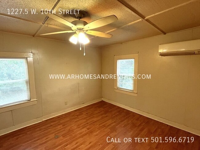 Photo - 1227.5 W 10th St