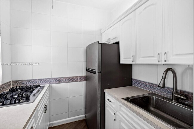 Photo - 215 30th St Unidad 10 Rental