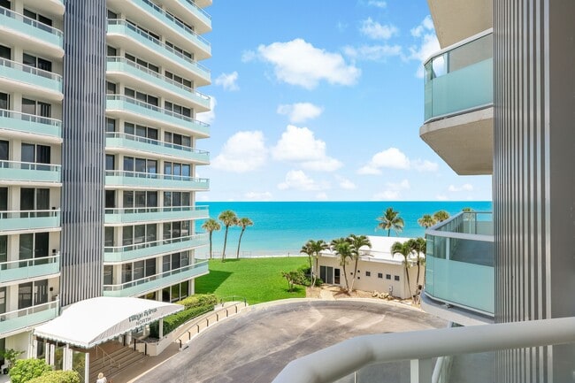 Building Photo - 3554 Ocean Dr Unit # 402S