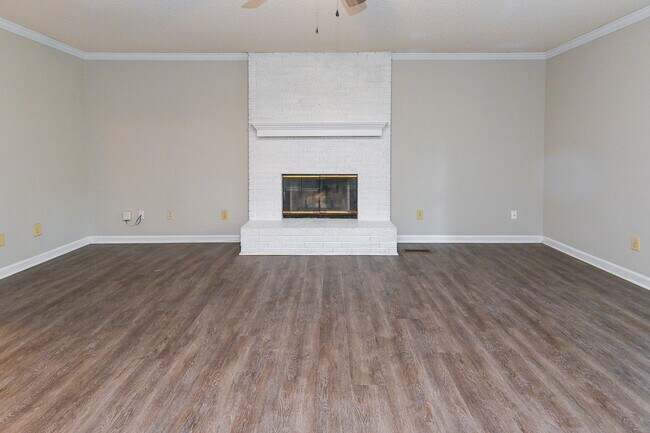 Photo - 157 Greenwood Dr