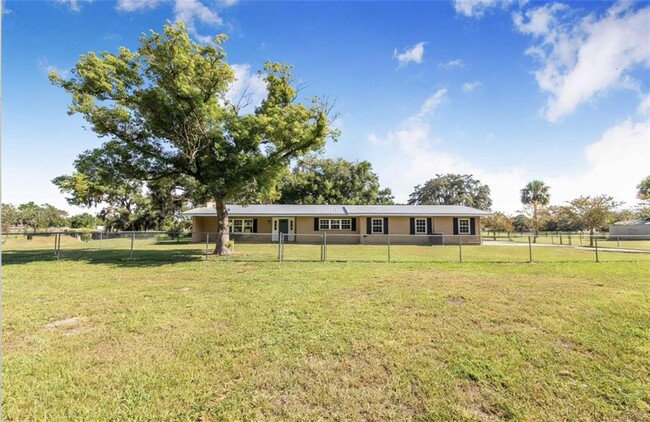 Building Photo - 4854 E Hinson Ave