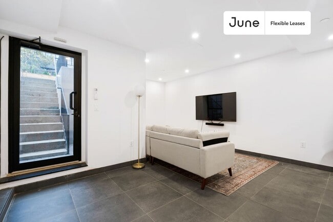 Modern Private ROOM in Bed-Stuy