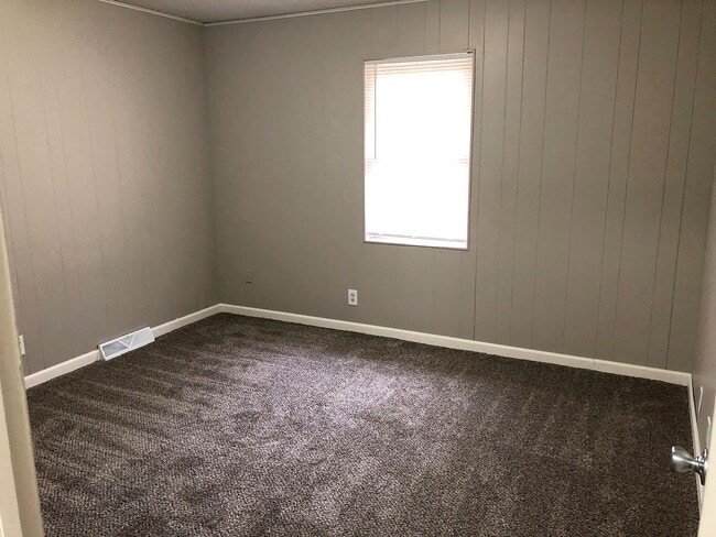 Photo - 672-674 Sheridan St