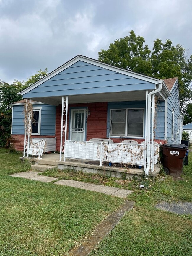 Building Photo - Updated, Two Bedroom home in Fairborn with...