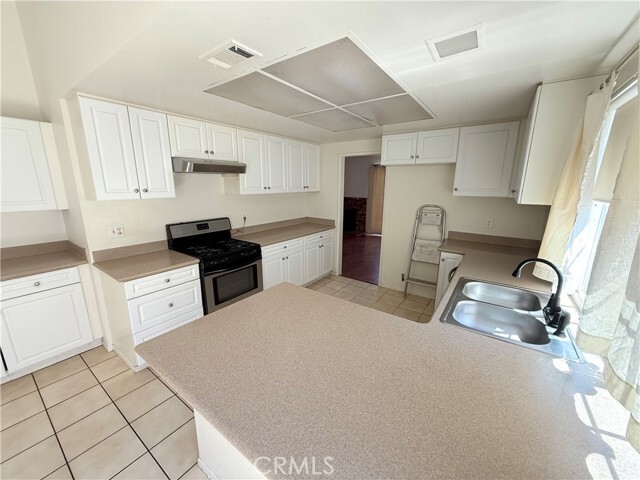 5948 Quiroz Dr