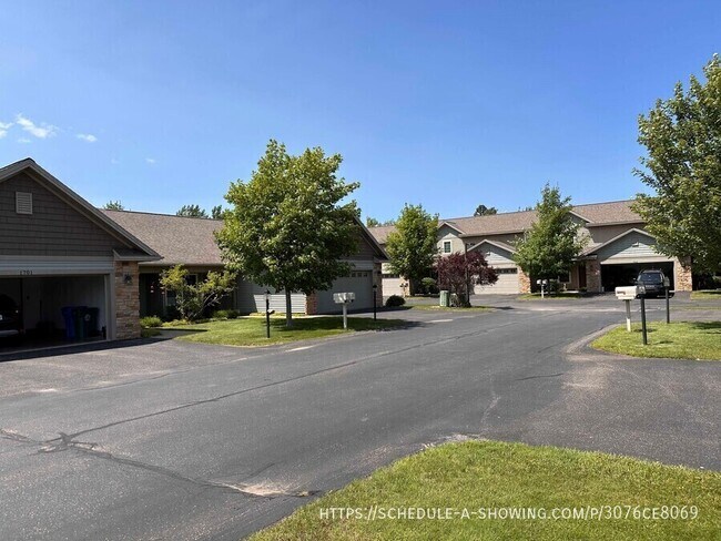 Photo - 1802 N Creek Cir