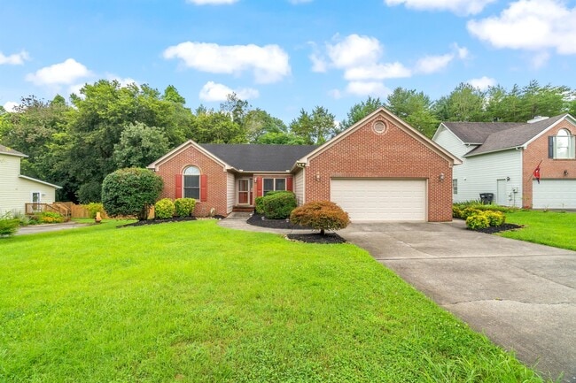 Building Photo - 8112 Meadowood Ln