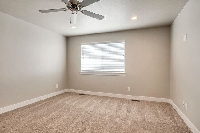 Photo - 3 Bed Townhome - Provo Slate Canyon