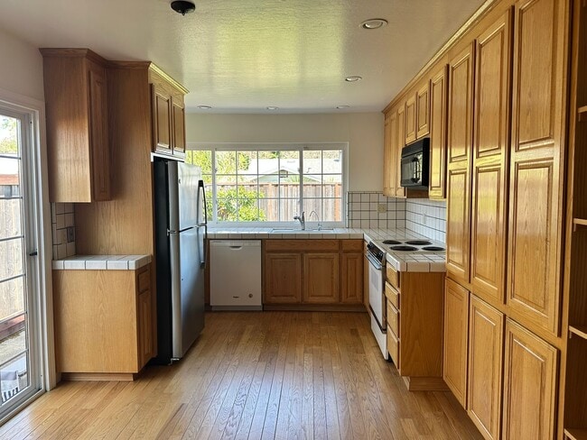 Photo - 3 Bedroom - North Napa (cross street Salvador)