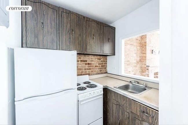 Photo - 409 E 87th St