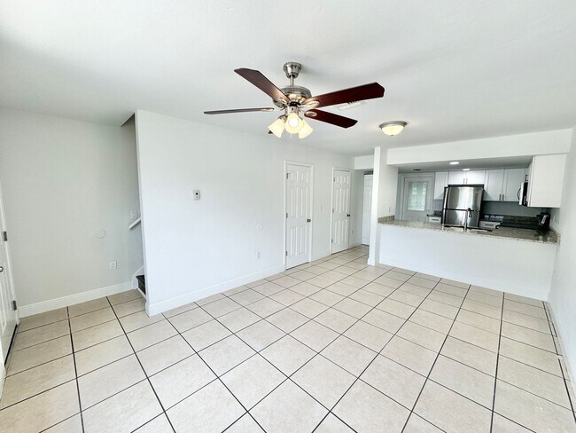 Photo - 1936 Sunshine Blvd Unidad #C