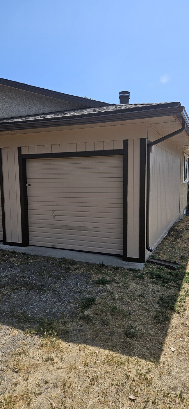 Photo - "Charming 3-Bed Duplex with Cozy Fireplace...