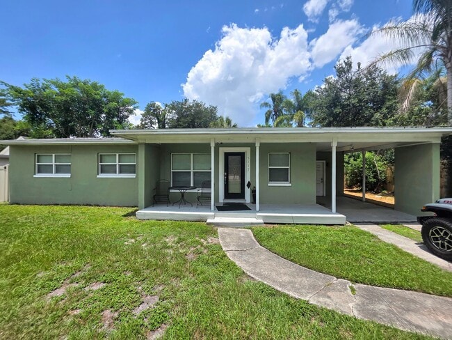 Building Photo - 5117 Lake Howell Rd