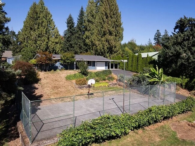 Building Photo - 56503 Crest St