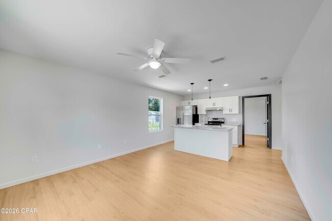 Photo - 122 N East Ave