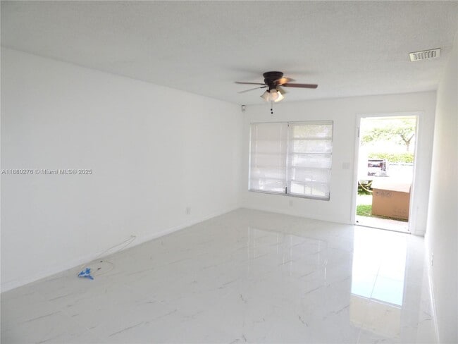 Photo - 3560 NW 8th St