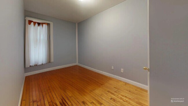 Photo - 330 1/2 E St Unit 1