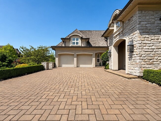 Photo - 15957-1539A 39a Ave