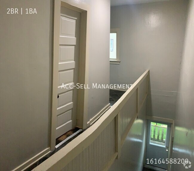 Building Photo - 1311 Alpine Ave NW Unit 2 Rental