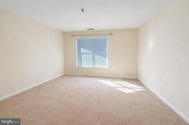 Photo - 5575 Seminary Rd Unit 103