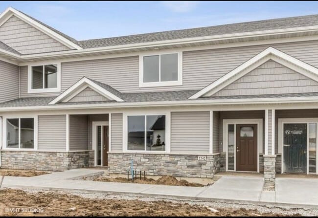 Building Photo - 2242 Denison Ave