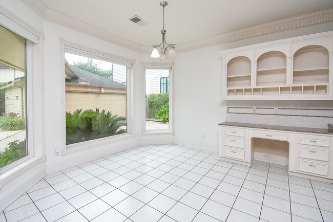 Photo - 4813 Holly St