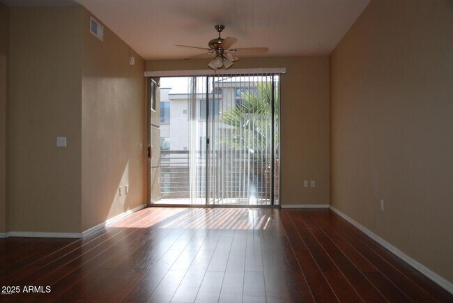 Photo - 1701 E Colter St Unidad 378
