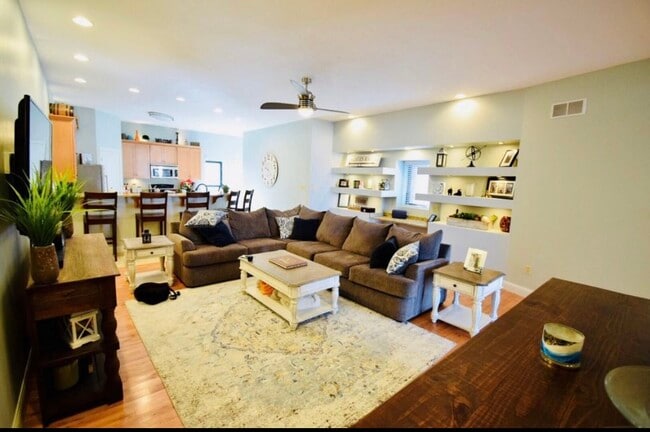 Photo - 4376 Olive St