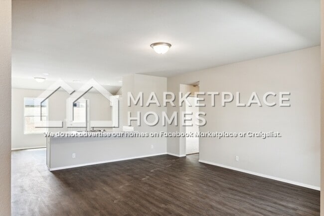 Photo - 1011 W Cheyenne Ln