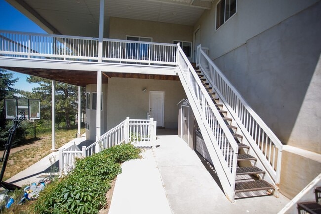 Entrance to this level of the house. - 1364 Northridge Dr Unit 2