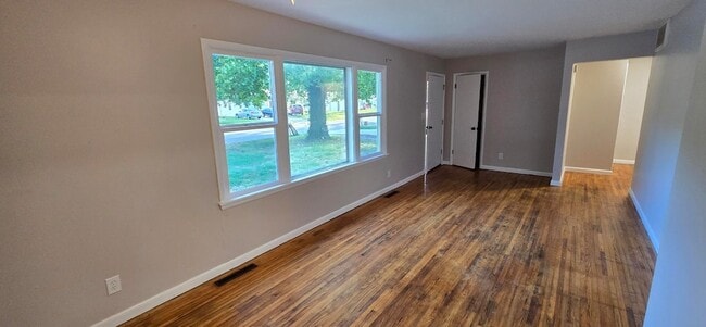 Photo - 129 Edgemoor St