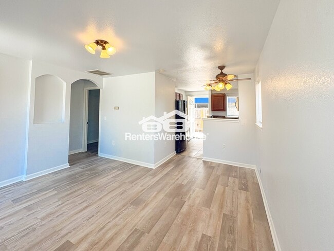 Photo - 1544 Valentia St
