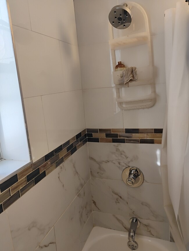 Photo - 999 Willmohr St