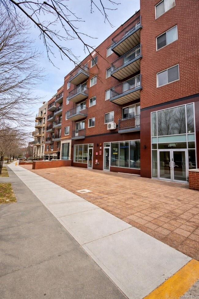 Building Photo - 64-73-73 Austin St Unit 4C