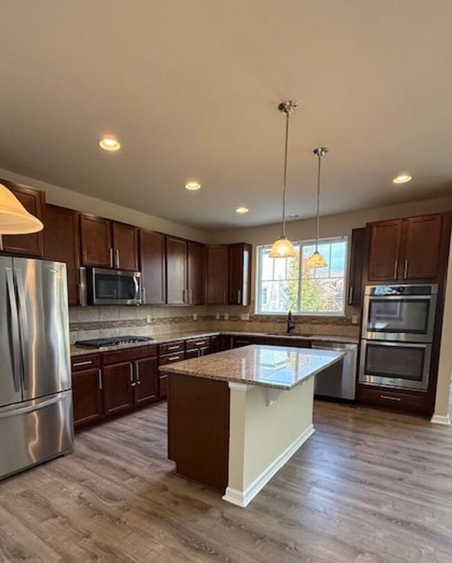 Photo - Gorgeous 4 Bedroom + office + loft in Boul...