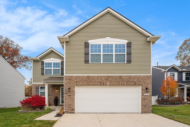 Photo - 33715 Birchlawn