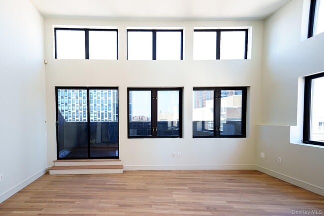 Photo - 25 Leroy Pl Unidad PH1