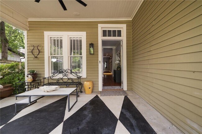 Photo - 28 Clay St SE