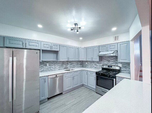 Photo - 2746 E 11th St