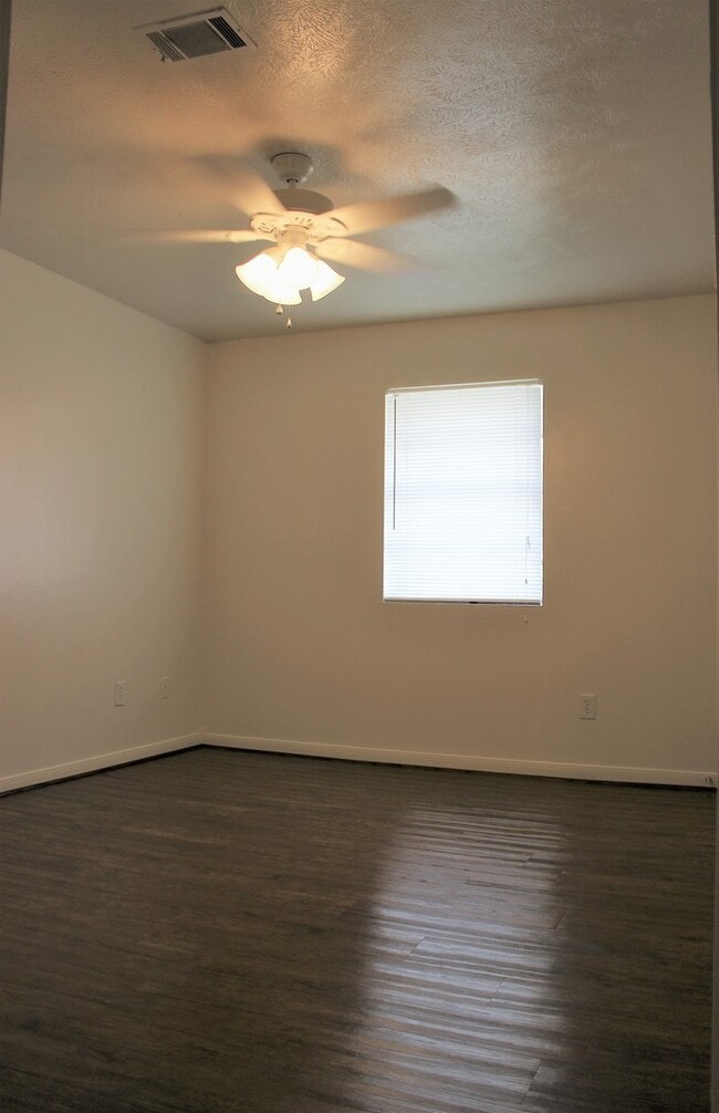 Photo - 3608WE Unidad B