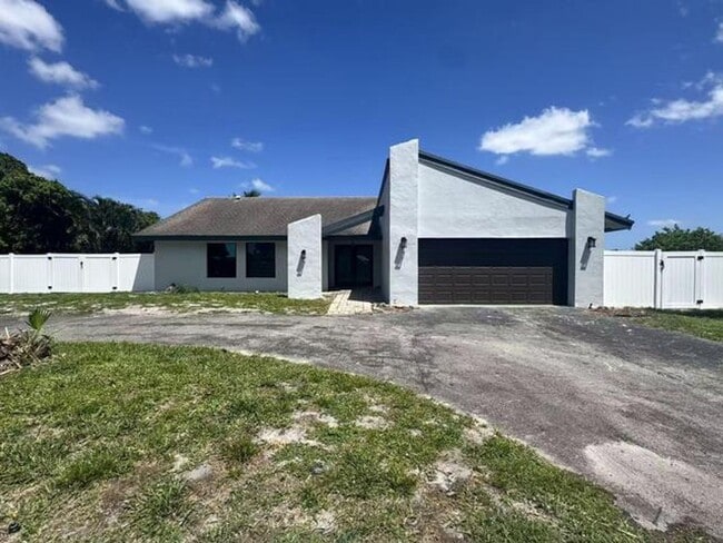 Photo - 1600 SW 72nd Ave