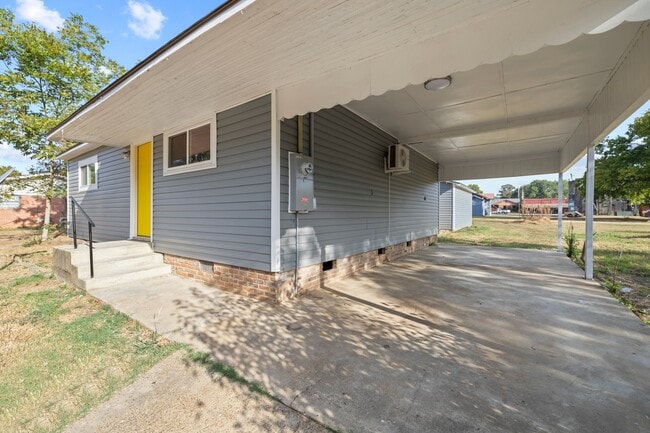 312 E Center St