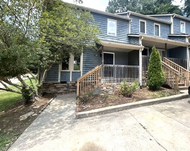 Building Photo - Chatham840 Unit A